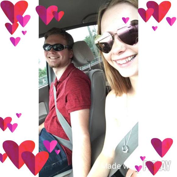 Meet your Posher, Hannah - Picture 1 of 1